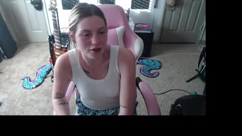 AdyBadyGirl online show from 05/18/26, 10:37