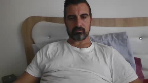 Snapshot of adyyyyyyyyyy35 chatting on 10/24/25, 09:17 Adrian online show from 10/24/25, 09:17