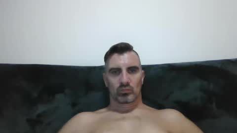 Snapshot of adyyyyyyyyyy35 chatting on 11/03/25, 12:28 Adrian online show from 11/03/25, 12:28