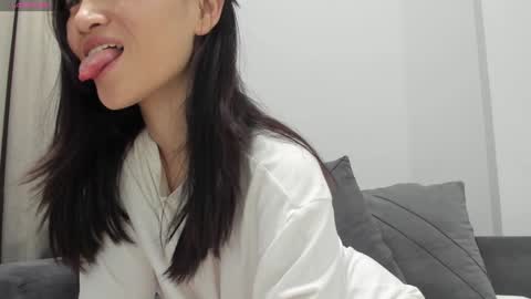 Snapshot of ae_nie chatting on 01/27/25, 02:46 Aenie online show from 01/27/25, 02:46