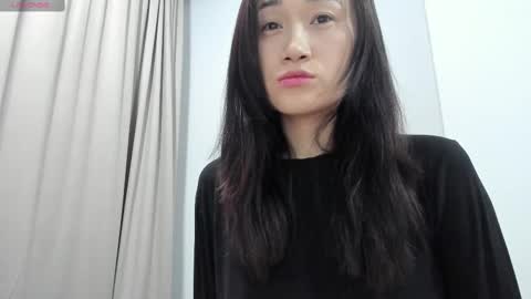 Snapshot of ae_nie chatting on 02/25/25, 12:24 Aenie online show from 02/25/25, 12:24