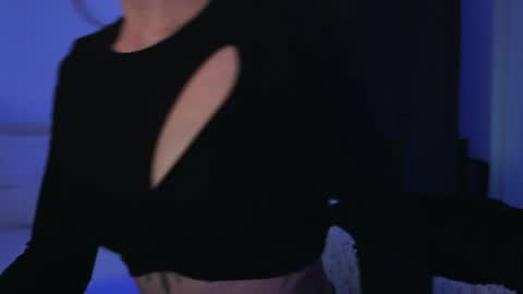 Snapshot of aelia_anara chatting on 05/24/26, 03:22 Aelia online show from 05/24/26, 03:22