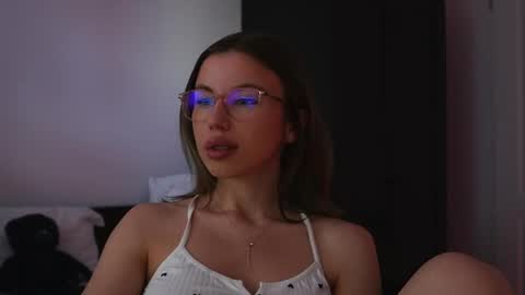 Snapshot of aelia_anara chatting on 06/05/26, 04:41 Aelia online show from 06/05/26, 04:41