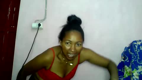 aelyaa online show from 05/05/26, 11:51