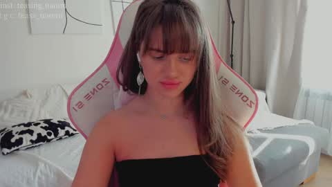 Snapshot of aesthetics_tease chatting on 04/14/26, 02:06 Naomi My instagram account - teasing naomi online show from 04/14/26, 02:06
