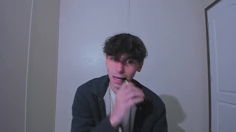 Snapshot of aesus3x chatting on 01/06/25, 04:13 Niko online show from 01/06/25, 04:13