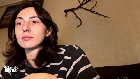 Snapshot of aevra chatting on 11/28/25, 03:58 vegans taste better online show from 11/28/25, 03:58