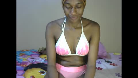 Snapshot of african_hottest chatting on 02/22/25, 07:25 african_hottest online show from 02/22/25, 07:25