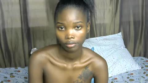 Snapshot of africana_slimqueen chatting on 06/19/26, 11:14 africana_slimqueen online show from 06/19/26, 11:14