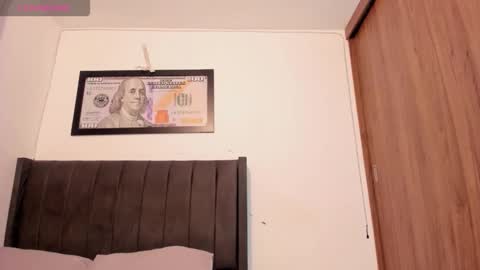 sofia online show from 11/24/25, 11:21