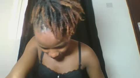 PHOEBE online show from 03/07/25, 06:02