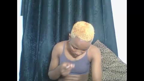 PHOEBE online show from 09/28/25, 08:03