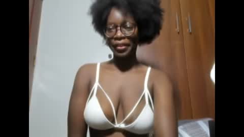 Leah online show from 12/02/24, 12:19