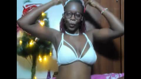 Leah online show from 12/25/24, 02:35