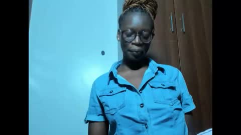 Leah online show from 02/15/25, 03:31