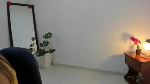 Lorena online show from 09/19/25, 03:13