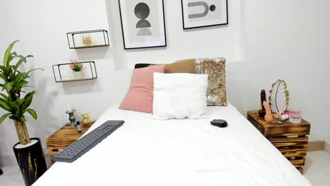 Snapshot of afrodita_martinez chatting on 01/28/25, 07:43 Afrodita online show from 01/28/25, 07:43