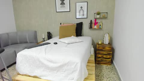 Snapshot of afrodita_martinez chatting on 02/08/25, 06:43 Afrodita online show from 02/08/25, 06:43