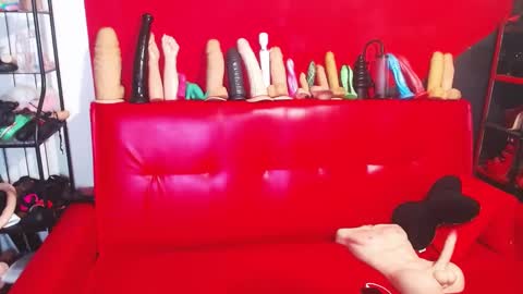 Snapshot of afroditagun666 chatting on 02/26/25, 06:54 AfroditaGun666 online show from 02/26/25, 06:54