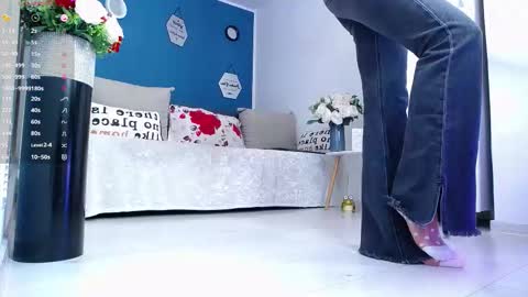 Snapshot of afroditha_ chatting on 03/26/26, 04:23 Amalia online show from 03/26/26, 04:23