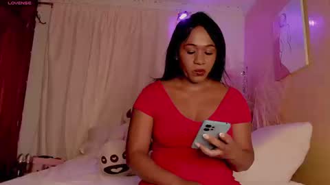 Snapshot of afrodyta06 chatting on 09/20/25, 12:22 Sara online show from 09/20/25, 12:22