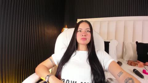 A F R O D I T A  online show from 12/18/25, 12:00