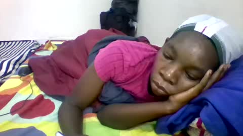 Snapshot of afronubians_ chatting on 01/29/25, 05:09 pink and josphen online show from 01/29/25, 05:09