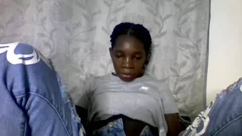 Snapshot of afronubians_ chatting on 01/29/25, 05:02 pink and josphen online show from 01/29/25, 05:02