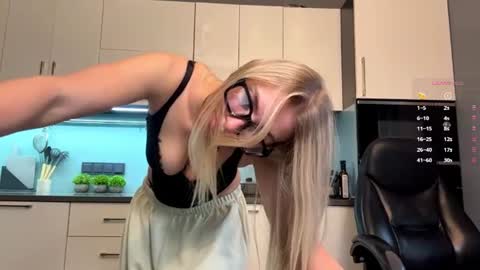 Snapshot of afterdeep chatting on 07/01/26, 08:30 Mila -call me cute online show from 07/01/26, 08:30