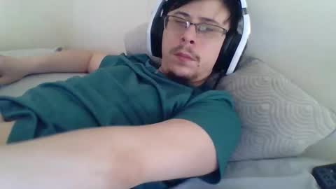 Snapshot of agamer chatting on 03/24/26, 12:43 agamer online show from 03/24/26, 12:43