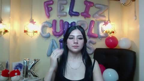 Kimberly online show from 11/04/25, 01:43