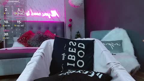 Snapshot of agata_evans_ chatting on 01/14/25, 03:43 AGATA online show from 01/14/25, 03:43