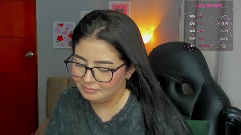 Snapshot of agatha_riccie chatting on 04/11/26, 07:45 Cat online show from 04/11/26, 07:45