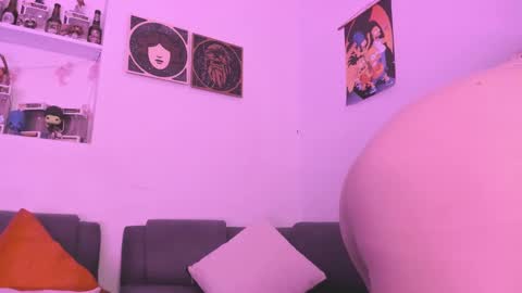 Snapshot of agathaa_ks_ chatting on 02/21/25, 10:04 Camila 2 online show from 02/21/25, 10:04