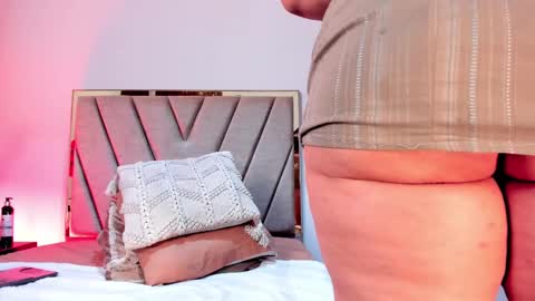 Agathaa white online show from 02/10/25, 02:37