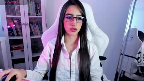 Snapshot of agathablair4 chatting on 06/12/26, 12:04 agathablair4 online show from 06/12/26, 12:04