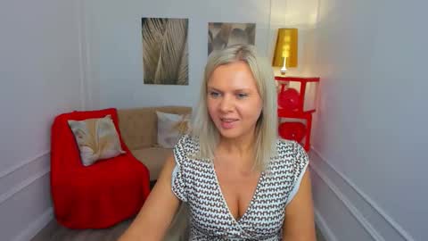 Snapshot of agathaklouin chatting on 02/10/26, 07:18 Agatha online show from 02/10/26, 07:18