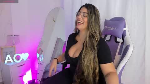 Agatha Owens online show from 10/02/25, 01:45