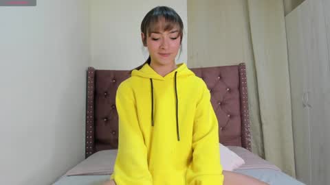 Snapshot of agathauwuart chatting on 12/27/24, 02:25 Agatha online show from 12/27/24, 02:25