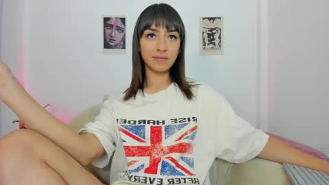 Snapshot of agathauwuart chatting on 09/13/25, 07:52 Agatha online show from 09/13/25, 07:52