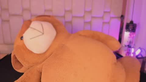 agathauwudoll online show from 05/07/26, 08:03