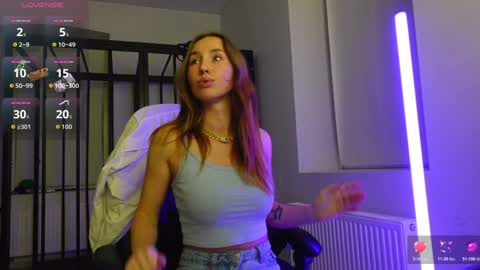 Snapshot of agelina_summer chatting on 11/20/25, 07:02 Agelina Lilly Laura online show from 11/20/25, 07:02