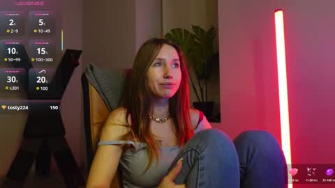 Snapshot of agelina_summer chatting on 12/14/25, 06:45 Agelina Lilly Laura online show from 12/14/25, 06:45