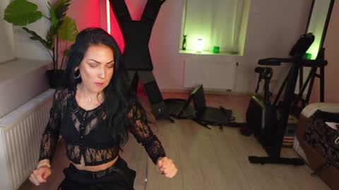 Snapshot of agelina_summer chatting on 12/21/25, 08:16 Agelina Lilly Laura online show from 12/21/25, 08:16