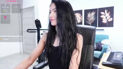 Snapshot of agelina_summer chatting on 06/17/26, 09:12 Agelina Lilly Laura online show from 06/17/26, 09:12