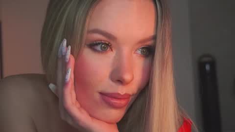 Snapshot of agent_blonde chatting on 10/11/25, 06:28 May online show from 10/11/25, 06:28