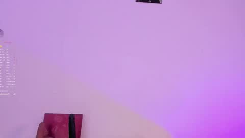 Maggie   online show from 12/18/25, 09:32