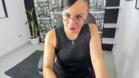 Snapshot of aghata_moon chatting on 12/10/24, 11:22 Aghata Moon online show from 12/10/24, 11:22