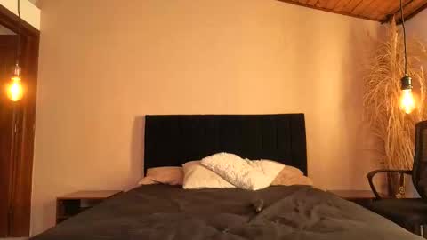 Snapshot of aghata_moon chatting on 06/11/26, 12:58 Aghata Moon online show from 06/11/26, 12:58