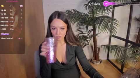 Snapshot of agnes_sky chatting on 12/14/24, 08:40 Agnes online show from 12/14/24, 08:40